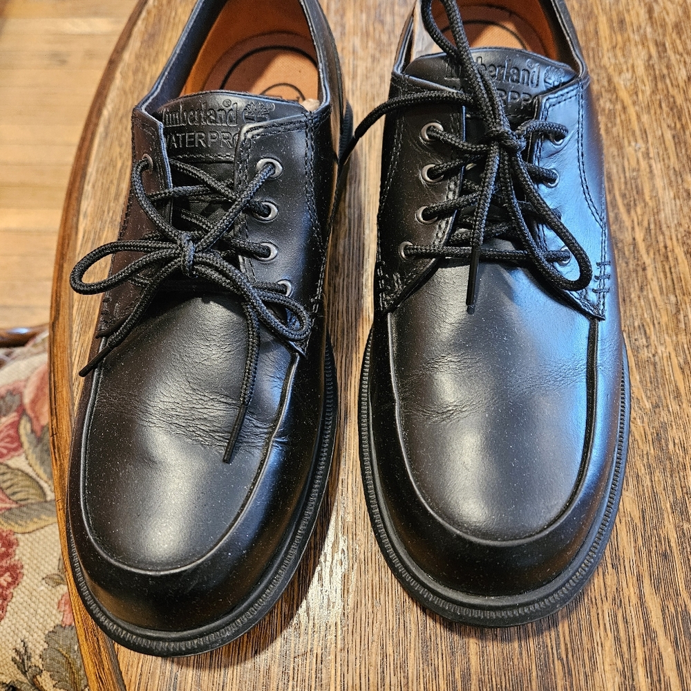 Timberland, waterproof, smart comfort men's shoes, size 9M, Black